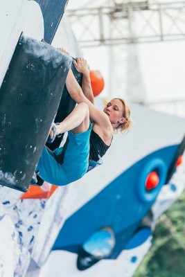 Monika Retschy beim Boulderweltcup 2015 in Chongqing (c) Heiko Wilhelm.
