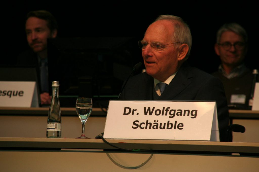 Dr. Wolfgang Schäuble spricht sein Grußwort (c) DAV/Christine Frühholz