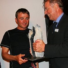 Ueli Steck bei der Verleihung des Eiger Awards 2008