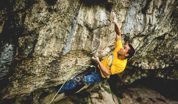 Sean McColl in den ersten harten Zügen von Hubble (8c+); leider blieb ihm der Durchstieg versagt. (c) Rainer Eder