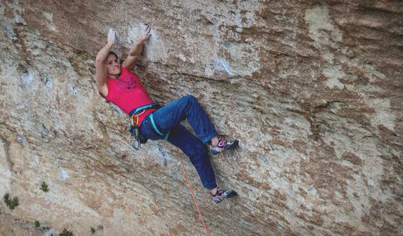 Anna Stöhr im legendären Kreuzzug von La Rose et le Vampir (8b) (c) Rainer Eder