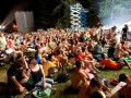 Spectators suffer from the heat at the
Rockmaster 2010