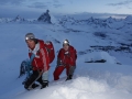 Simon Ammann mit dem Wallisser BergfÂ¸hrer Michael Lerjen.. Auf dem Klein Matterhorn bei Sonnenaufgang.