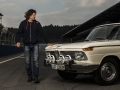 Stefan Glowacz mit einem 1965er BMW 1800ti (c) Armin Walcher 2015/Red Bull Media House