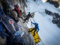 Aufbau eines Port-a-ledge Camps hoch in der Mirror Wall (c) Berghaus, Matt Pycroft, Coldhouse Collective