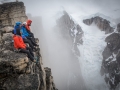 Leo Houlding und Team auf dem Gipfel nach der Mirror Wall (c) Berghaus, Matt Pycroft, Coldhouse Collective