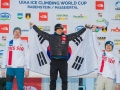 Siegerprodest Herren beim Eiskletterweltcup 2017 in Rabenstein (c) Patrick Schwienbacher