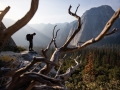 Alex Honnold am Fuss des El Capitan im Yosemite Nationalpark (c) Jimmy Chin