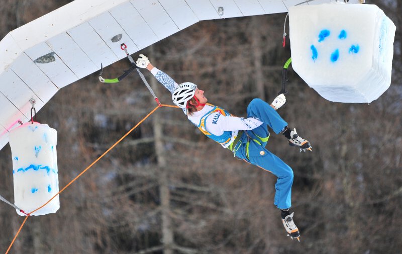 Angelika Rainer siegt beim Eiskletterweltcup im italienischen Rabenstein