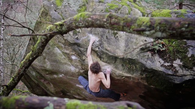 [VIDEO] Adam Ondra in Fontainebleau - Teil 1