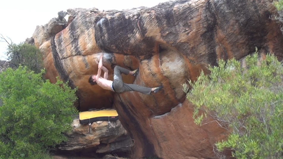 [VIDEO] Jan Hojer bouldert in Südafrika
