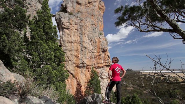 [VIDEO] Mayan Smith-Gobat in "Punks in the Gym" (8b+/5.14a)