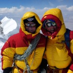 Luis Stitzinger (li.) und Alix von Melle (re.) am Gipfel der Shishapangma, 8027 m, ihres letzten Achttausendererfolgs. (c) Archiv Stitzinger & von Melle – goclimbamountain.de
