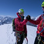 Freude bei Andreas Hammerstingl und Josef Pfnür auf einem Gipfel in Kirgisistan. (c) DAV/David Göttler
