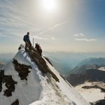 Alpenvereinsgruppe auf dem Weg zum Gipfel des Großglockners (c) Alpenverein/Norbert Freudenthaler