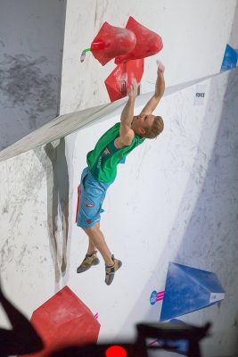 Jakob Schubert beim Boulderweltcup 2017 in Tokio (c) KVÖ / Heiko Wilhelm