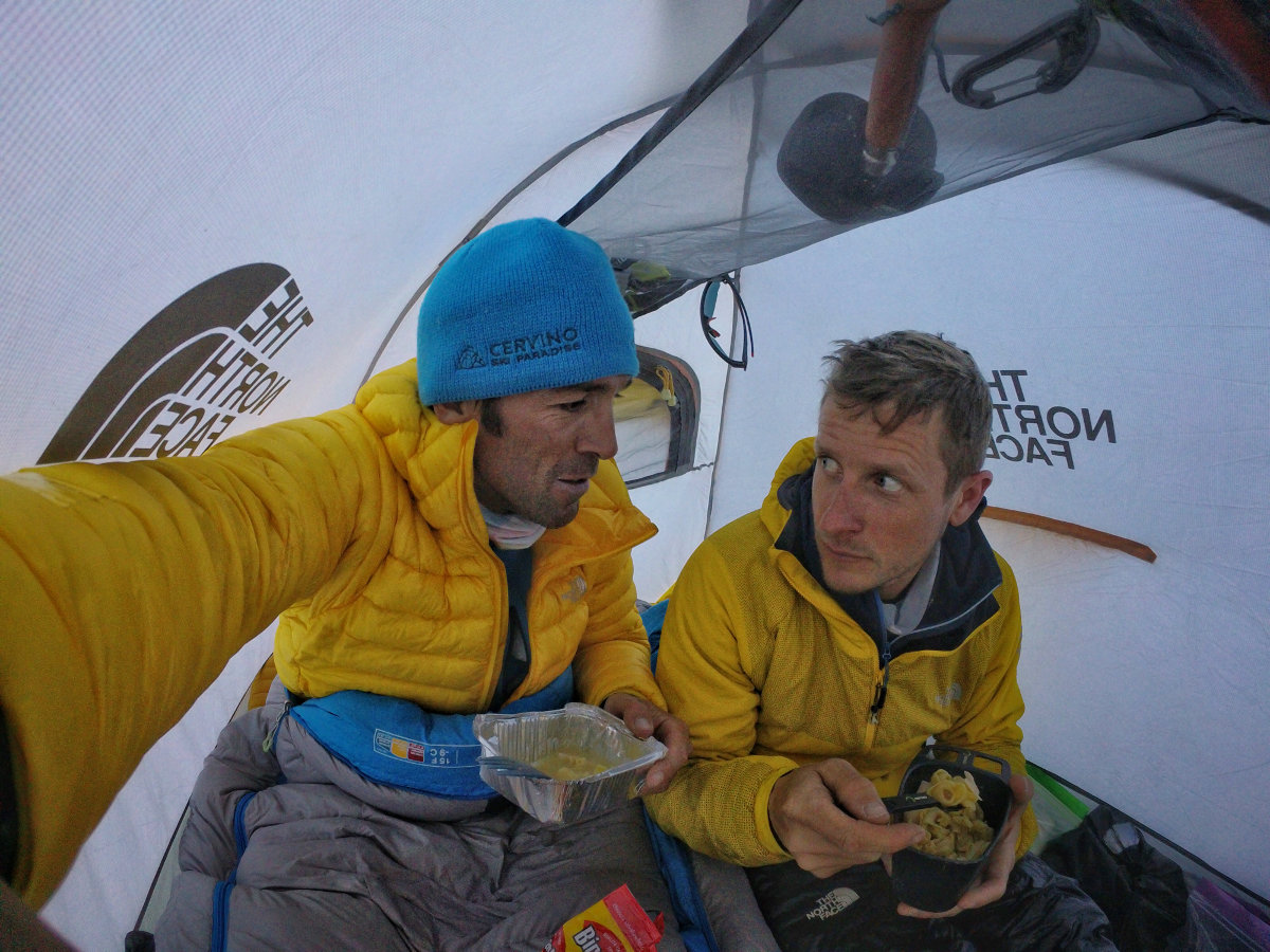 Hervé Barmasse und David Göttler am Shishapangma (c) The North Face
