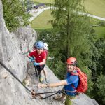 Familien am Fels: In den Steinbergen kommen Groß und Klein hoch hinaus (c) Defrancesco