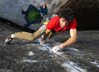 Jacopo Larcher wiederholt Trad-Route „Meltdown“ (5.14c) Jacopo Larcher in 'Meltdown' (5.14c) (c) Andrea Cossu/Onsen Productions