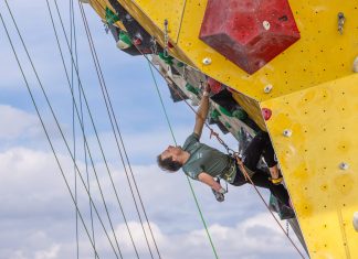 Erste offizielle Deutsche Meisterschaft im Paraclimbing DAV-Athlet Kevin Bartke klettert im Wettkampf (c) DAV/Jakob Mehltretter